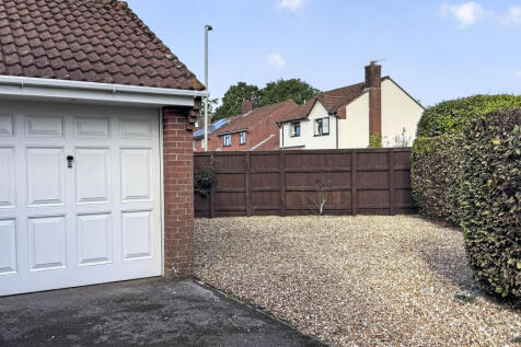 Garage | Driveway | Additional Off-Road Parking