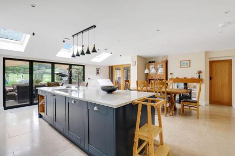 Kitchen, Dining &amp; Living Space
