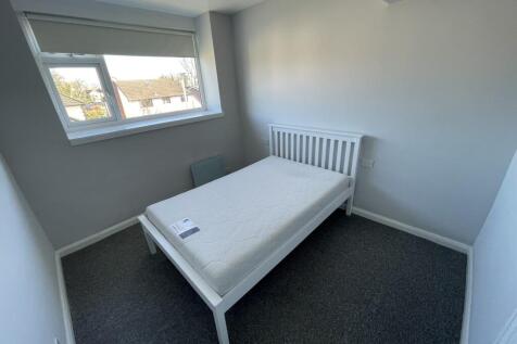 2 Laureston View, Ballaquayle Road, Douglas, Isle of Man, IM2 5DA photo 5