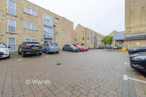 Driveway/Parking