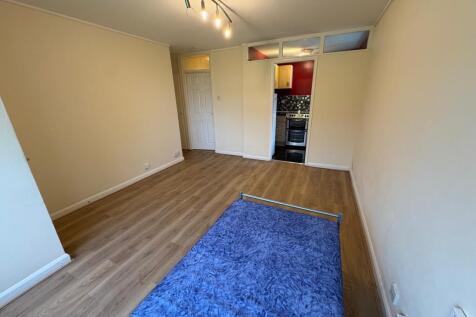 Longfield Court, SG6 photo 4
