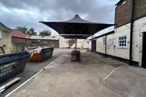 Retail Property (high street) to rent Image 11