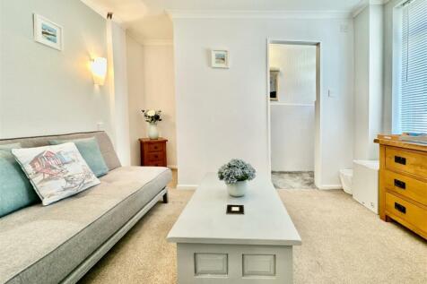 Suite 1 Lounge Area 2.JPG