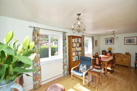 L- Shaped Kitchen/Dining/Family Room