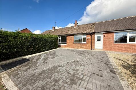 2-bed bungalow on Reids Piece, Purton, Wiltshire, SN5, £1,350/mo