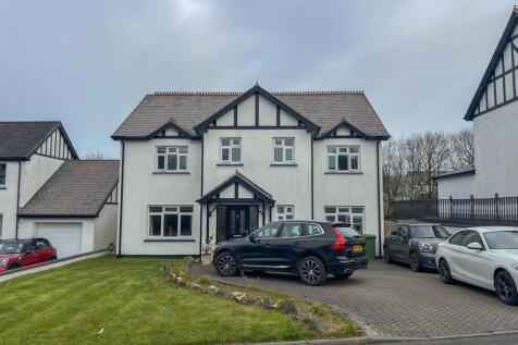 123 Fairways Drive -01.jpg