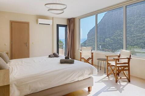 Master bedroom to view