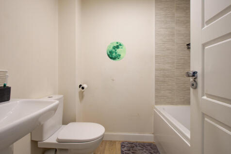 36 SCOTSMAN AVENUE-12