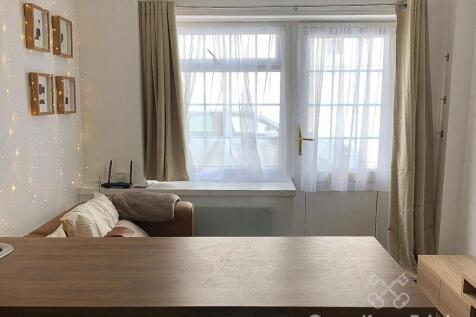 Sitting Room/Kitchen