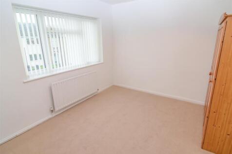 Frobisher Road, Neston photo 4