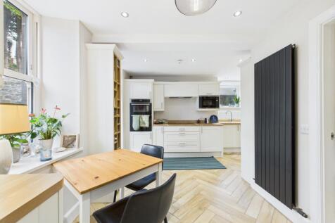 CAM03481G0-PR0105-STILL017