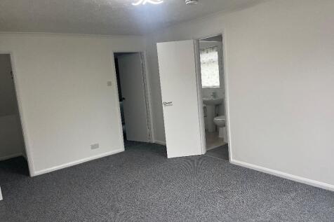 Eleanor Court, SP11 photo 3