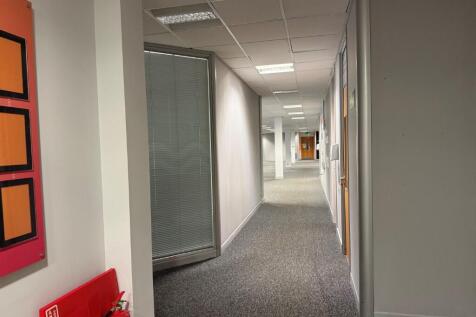 Office to rent Image 10