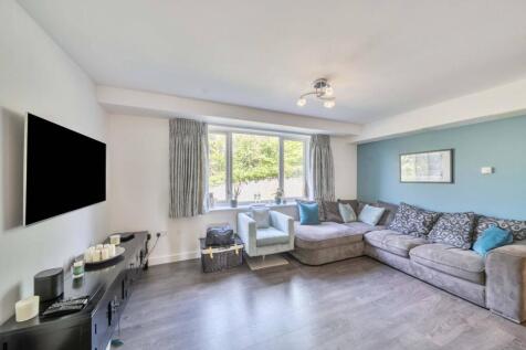 London, NW11 - property photo
