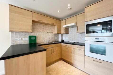 Parry Court, Hazel Grove, Mapperley photo 3