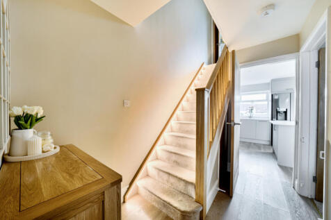 1370184-8-68f275c...