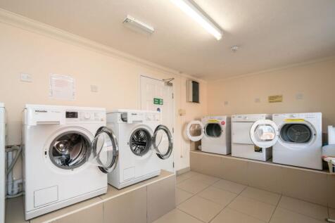 Laundry Room (2)