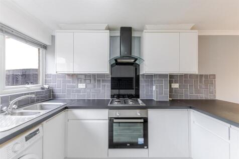 Kitchen 2.jpg