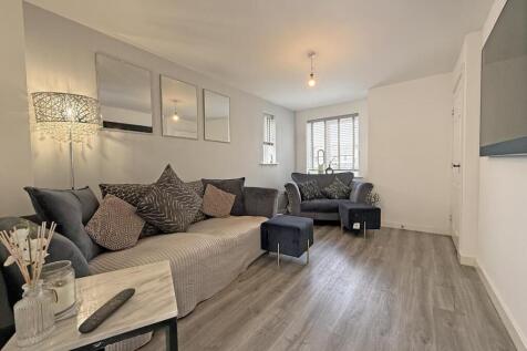 Afflington Road 42 - Lounge Front.jpg