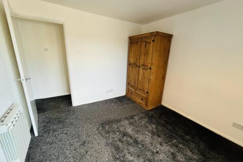 Enfield Shopping Centre, Enfield Chase, Guisborough, Redcar And Cleveland photo 5