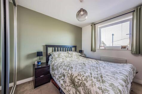 Flat 12, Chapter House, Tudor Crescent, Cosham-Sma