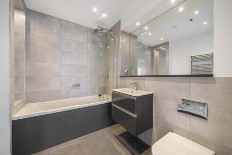 Braeburn Bathroom