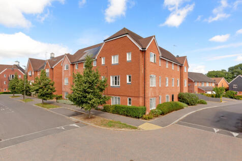 Horley, RH6 - property photo