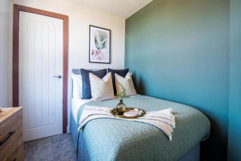 2 Highfield Crescent