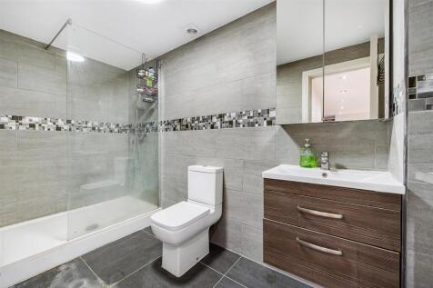 Flat 1, 9 Allison Road-7.jpg