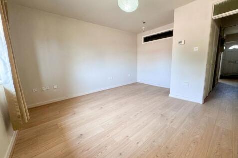 Lounge / Bedroom