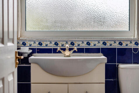 1387356-11-6942a7...