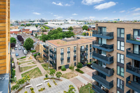 Bowen Drive, London photo 4