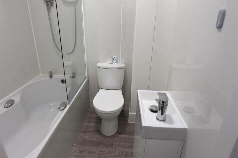 Bathroom.JPG