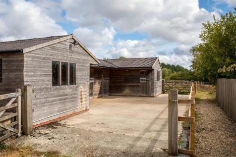 26 - High Barn - GL6 0QA - Web.jpg