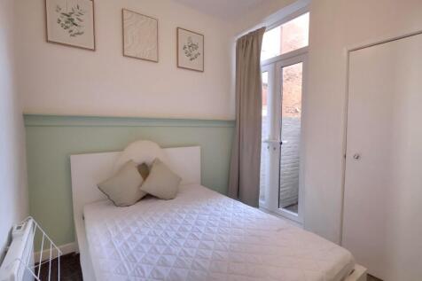 Beach Road, Southsea FURNISHED photo 5