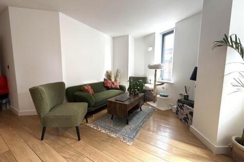 Living Space 2.jpeg