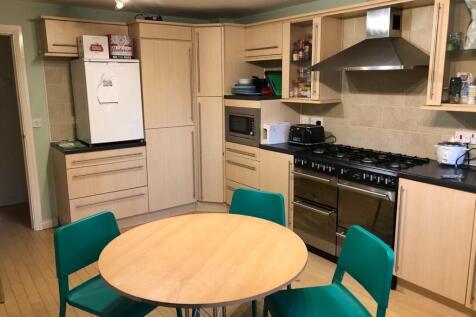 4-bed house on Wren Close, Loughborough, £2,080/mo