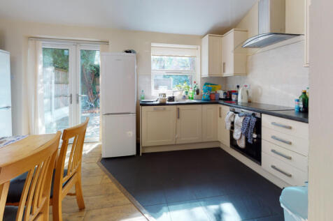 Elmsthorpe Avenue, Lenton, Nottingham, NG7 2BU photo 2