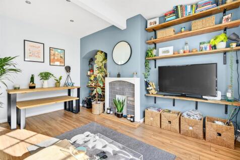 07  To Let 2 Bedroom House Blanchland Road SM4 www