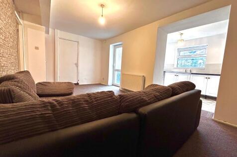 99b High Street, Ogmore Vale, Bridgend photo 4