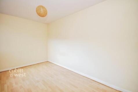 Mulgrave Road Belmont SM2 photo 5