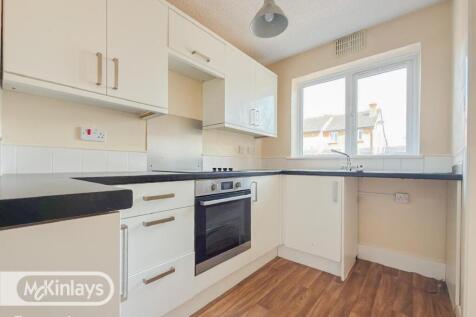 2 bed terraced house for sale Waverney Close, Tau