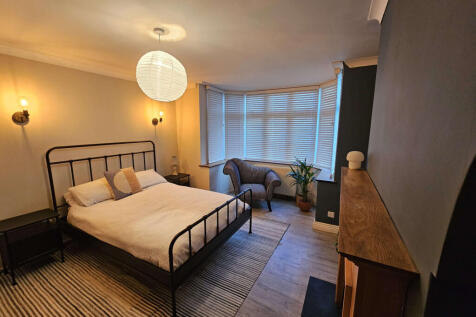 All bills Included. Brand new downstairs room wit