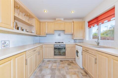 53 Clattowoods Place Dundee-8.JPG