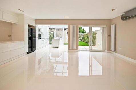 3 court close-rec2.jpg