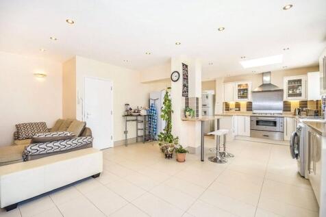 Franks Avenue, New Malden, KT3 photo 3