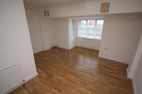 36 Horsham Avenue, Peacehaven, East Sussex photo 3