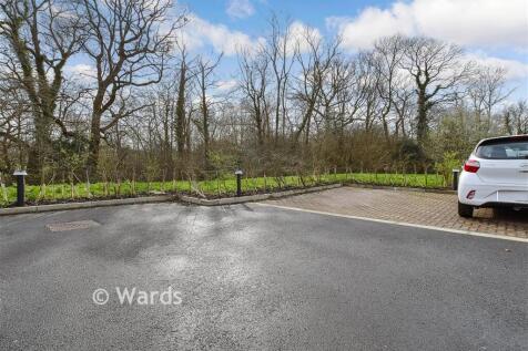 Driveway/Parking