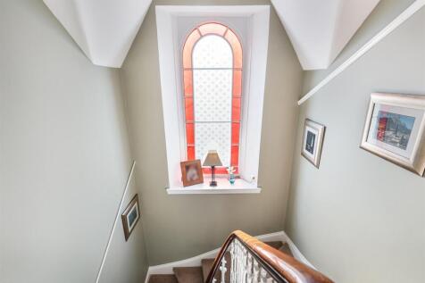 4 bed, 2 bath Detached in Glasgow - Photo 34