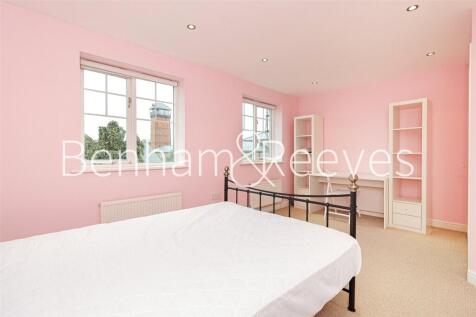 Elizabeth Fry Place, London, SE18 photo 3